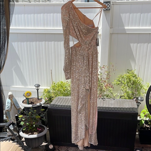 Ieena X Mac Duggal - Silver Sequined One Shoulder Cut Out Gown - Picture 3 of 17